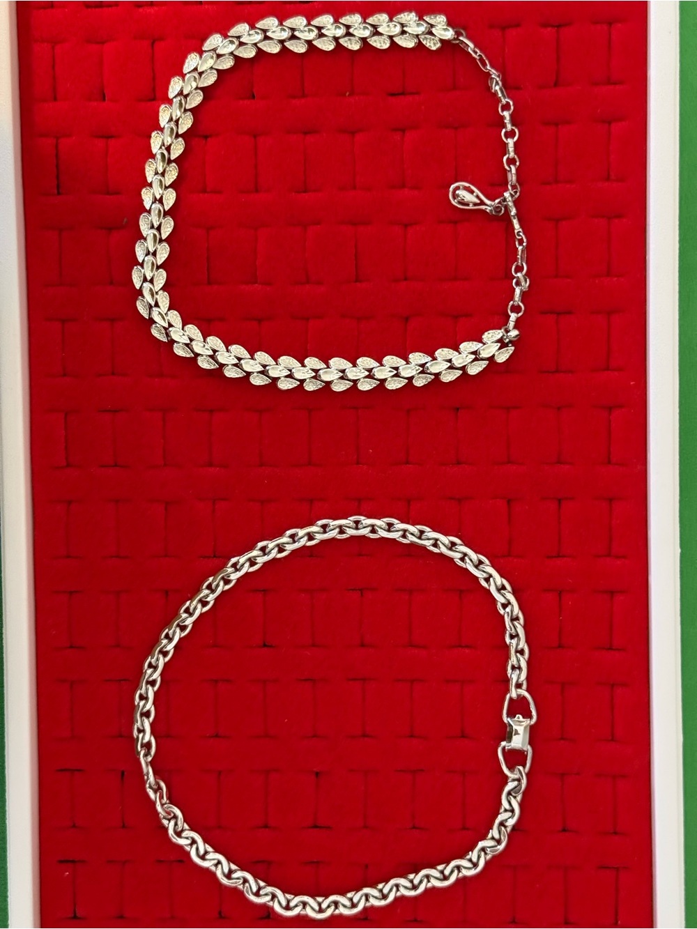Coro Silver Leaf and Twisted Chain Nevklaces